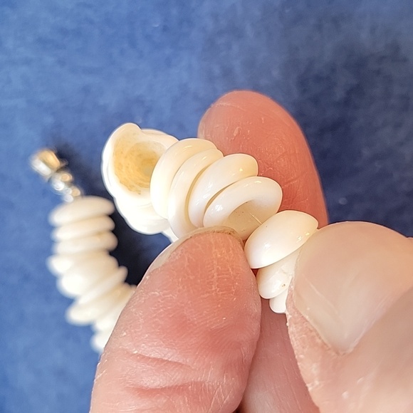 Natural Cream Colored Puka Shell Necklace 20 in. - Picture 3 of 6